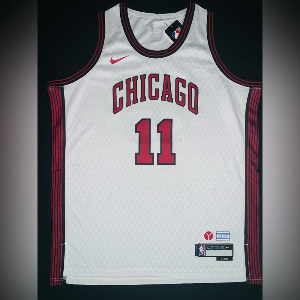 NWT Nike DeMar DeRozan Chicago Bulls #11 White City Swingman Jersey Youth XL - Picture 3 of 7